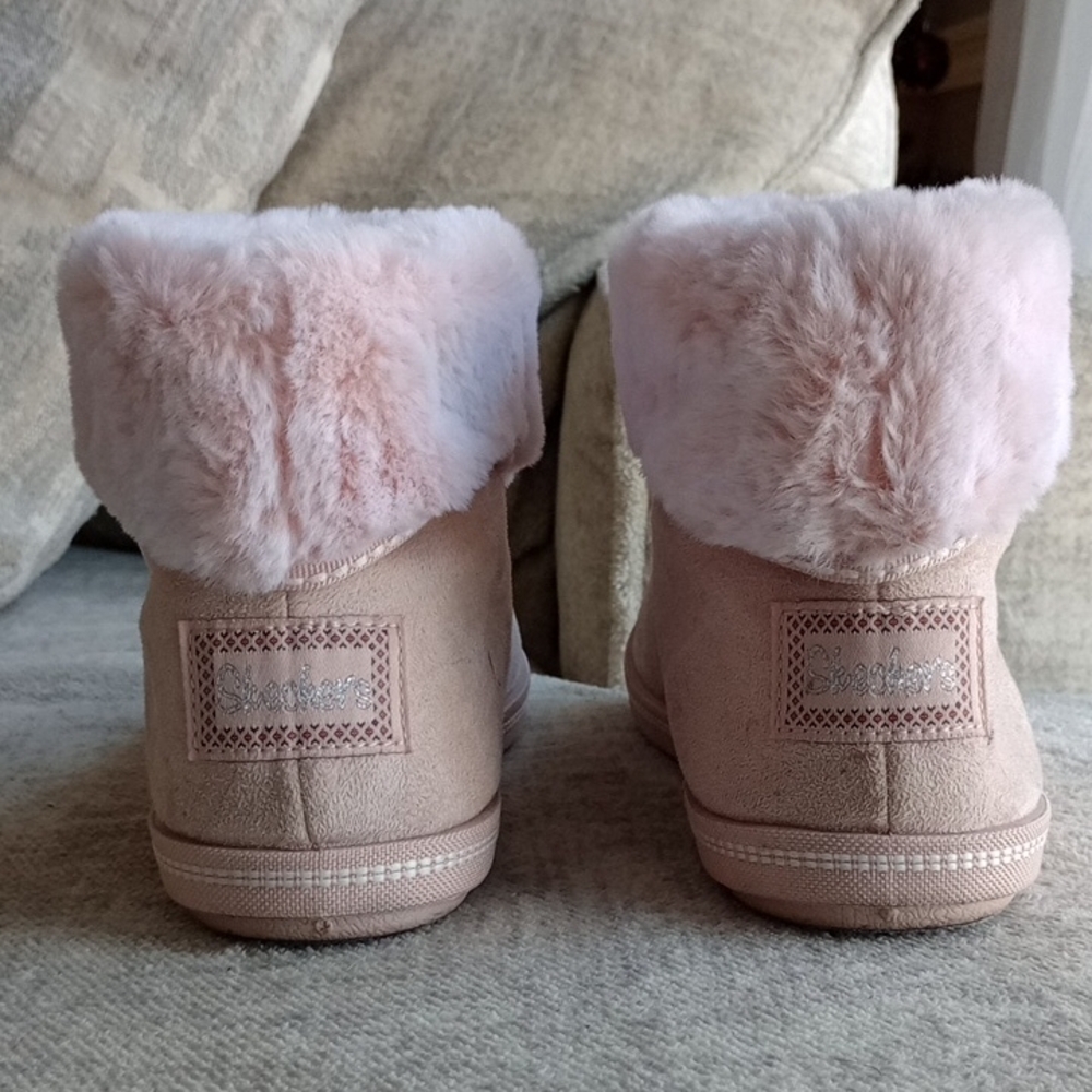 A) Skechers Pink Fur-Lined Winter Boots - Picture 4 of 6